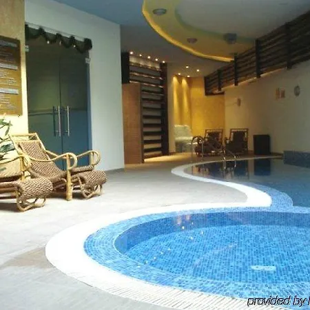 アパートホテル Sunrise Park - Free Wellness 4*